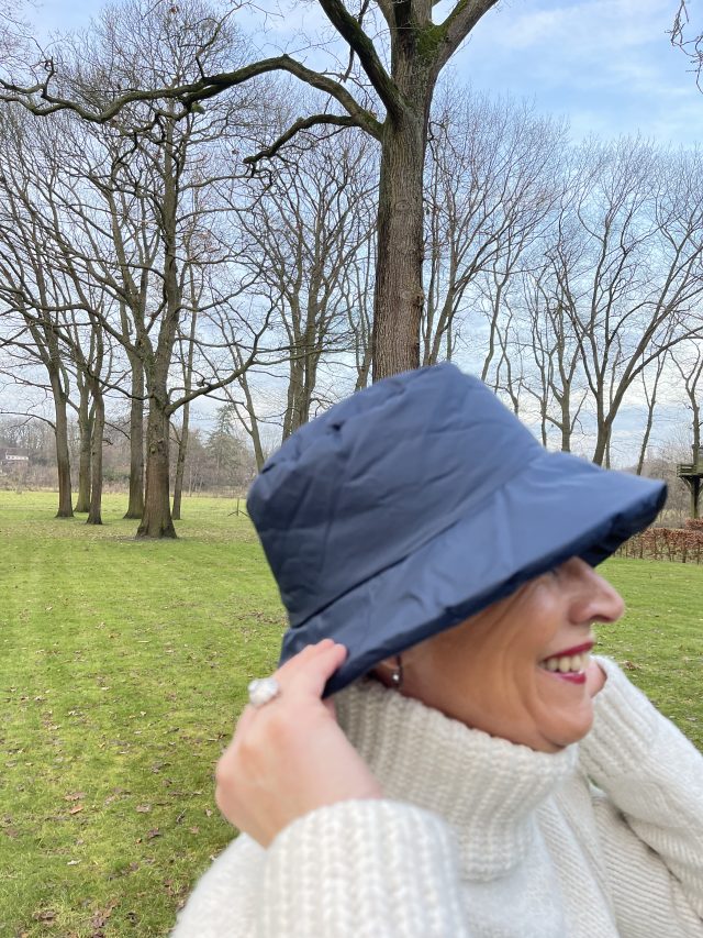 bucket hat blue